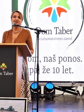 Dr_Tina Bregant slavnostna govornica